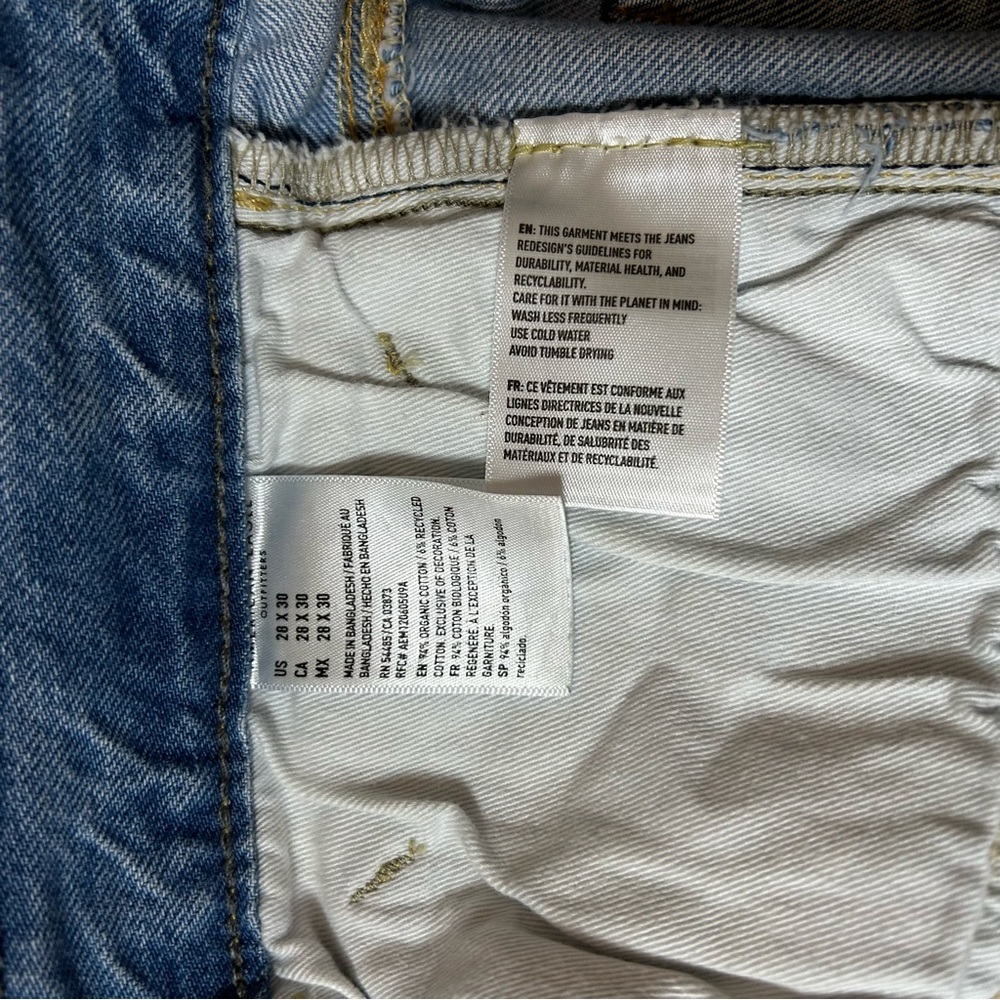 American Eagle Jeans Mens 29x30 Athletic Distressed Light Wash Denim button Fly - Picture 4 of 9